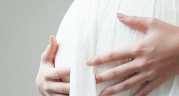 女性のおりものとは?生理周期による変化や年齢ごとの特徴も解説